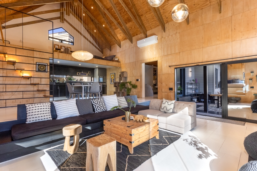 6 Bedroom Property for Sale in Pringle Bay Western Cape